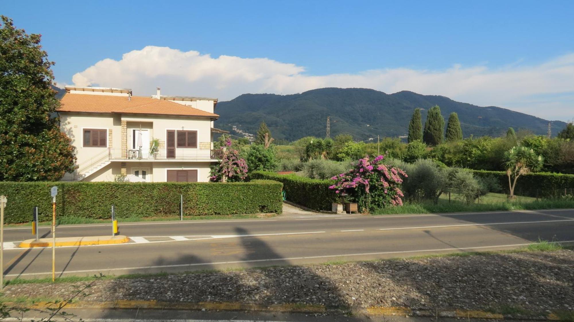 Casa Vacanze “Bouganville” Loc Avane Pisa Vecchiano Exterior foto